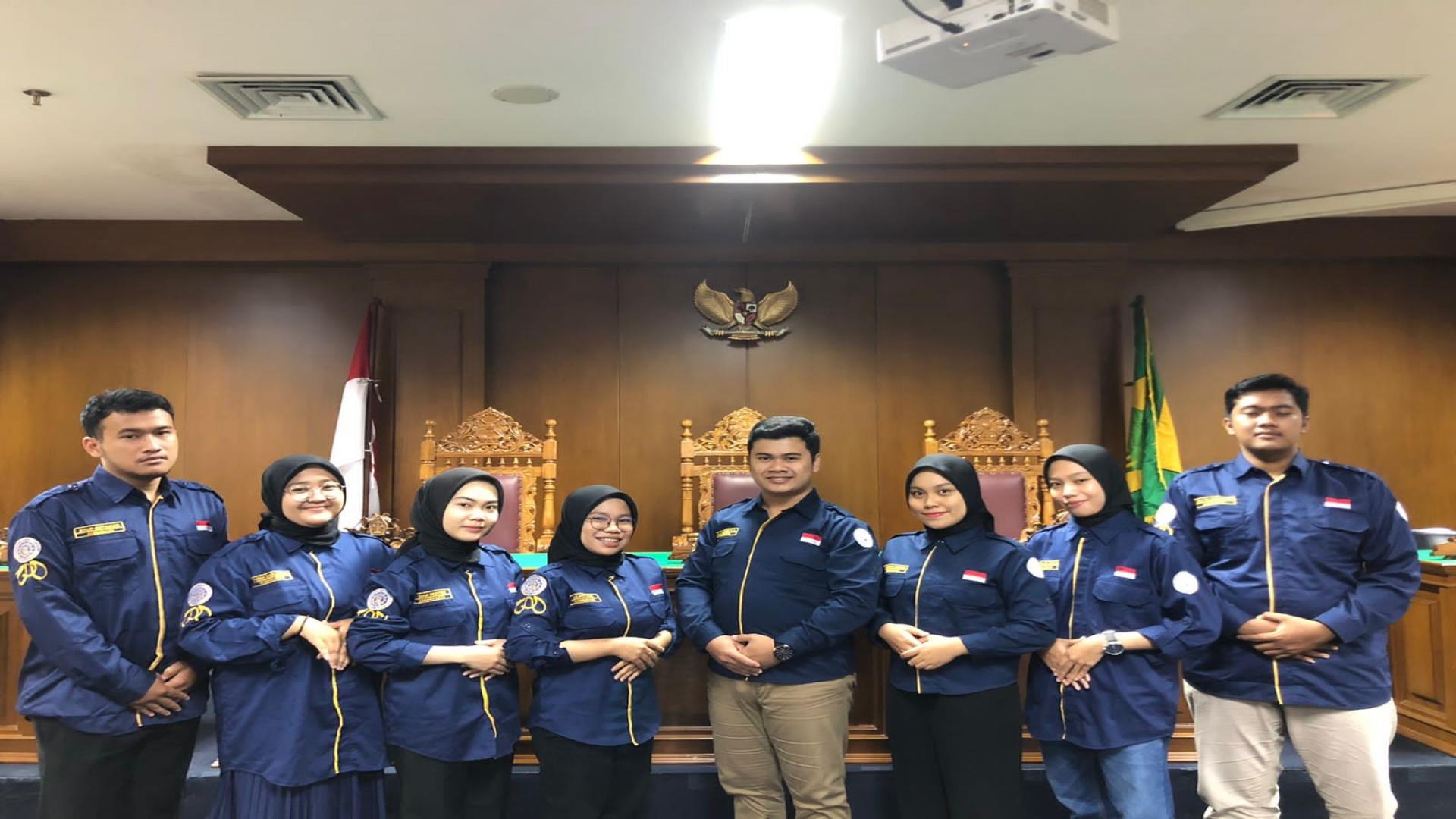 Gambar DELEGASI KPS FH UAD RAIH JUARA HARAPAN 1  DI KOMPETISI HUKUM PERDATA