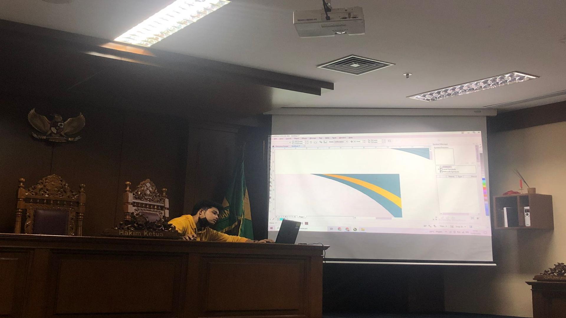 Gambar Pelatihan CorelDraw  KPS FH UAD