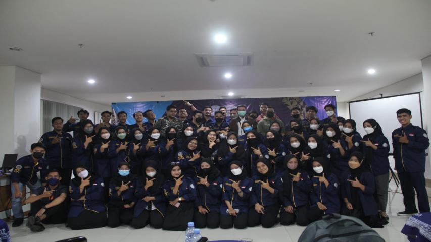 BAKTI SOSIAL DAN BAGI-BAGI TAKJIL & MASKER DALAM RANGKA MENYAMBUT MILAD KPS FH UAD KE-13
