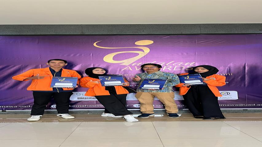 KPS FH UAD MENDAPATKAN PENGHARGAAN DALAM ACARA ANUGERAH KEMAHASISWAAN DAN ALUMNI UNIVERSITAS AHMAD DAHLAN 2024 